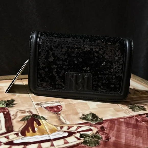 Badgley mischka crossbody